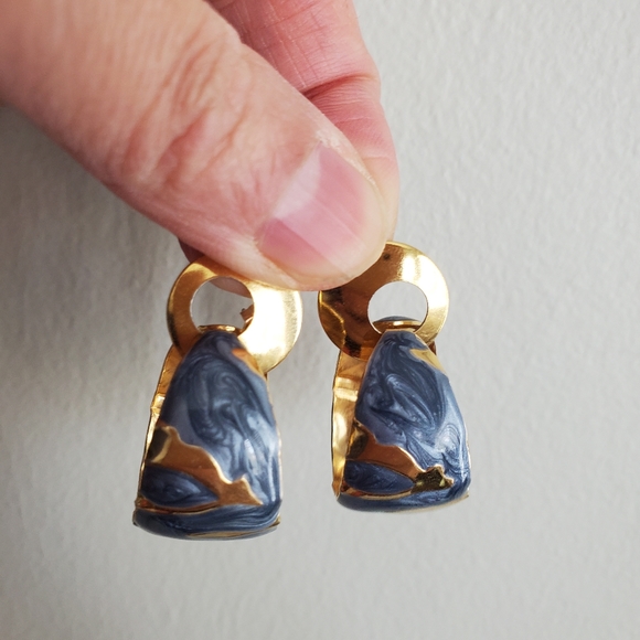 All 5 items - Picture 15 of 16